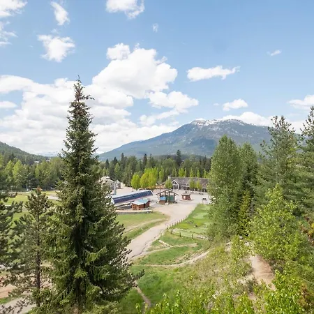 The Aspens By Outpost Whistler Villa Exterior photo