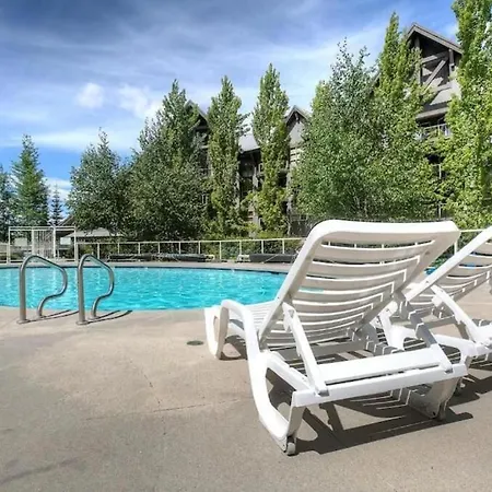 The Aspens By Outpost Whistler Villa Exterior photo
