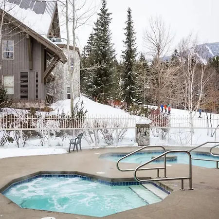 The Aspens By Outpost Whistler Villa Exterior photo